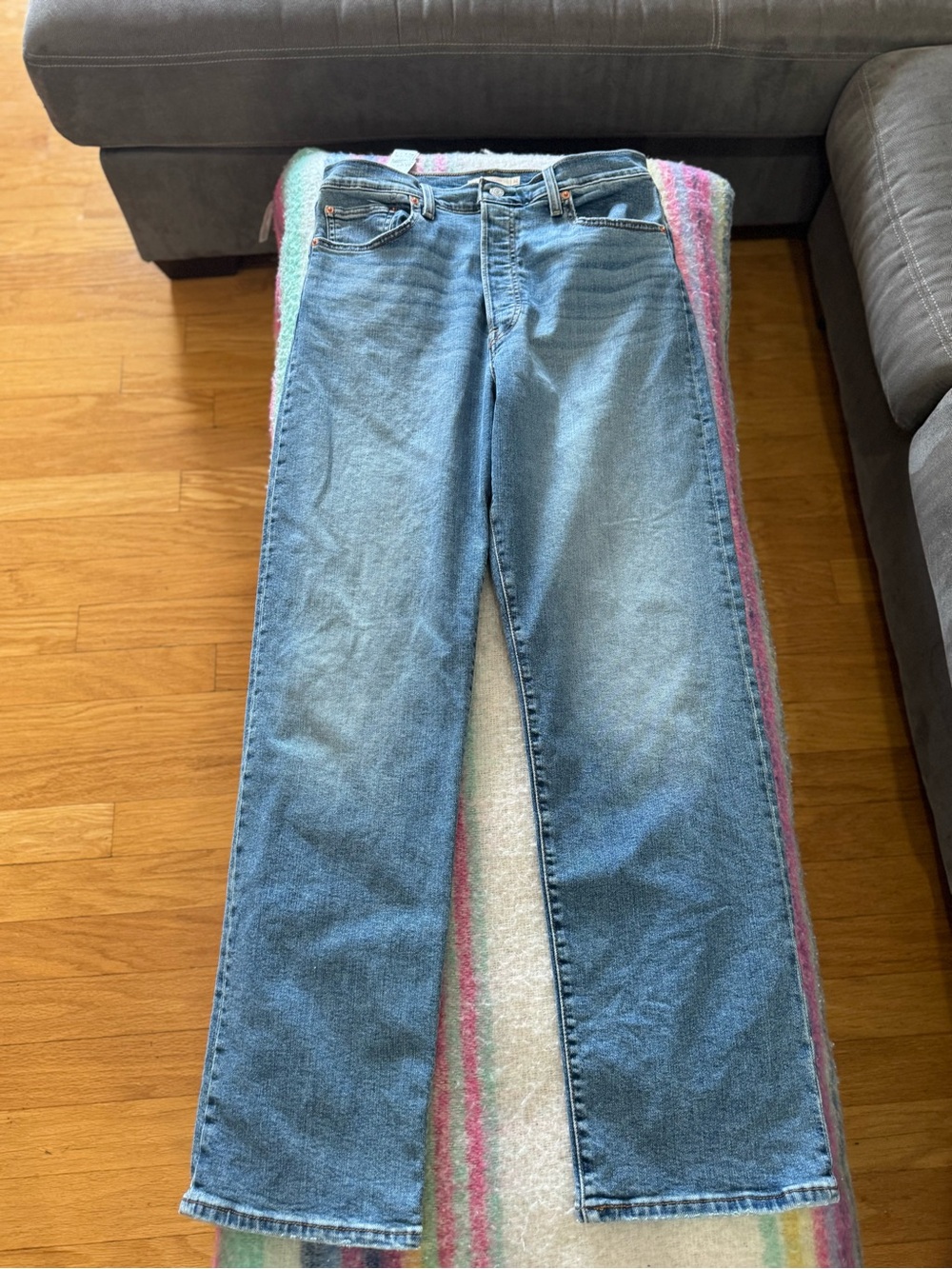Levi’s Ribcage - Picture 4 of 12